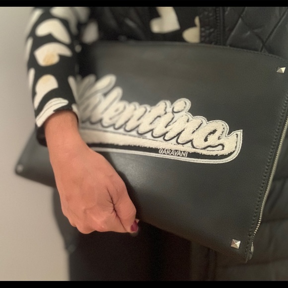 VALENTINO GARAVANI Leather logo UNISEX LG zip clutch - Picture 4 of 16